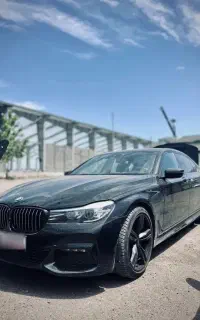 بی ام و 740i کیت M فول پلاک گذر