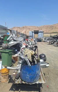 ضایعات وآهن آلات فرسوده و دست دوم