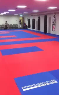 باشگاه ورزشی بانوان آقایان