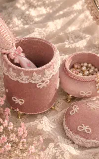 جاجواهری و جابرسی مخملی کار دست .بسیار شیک و زیبا