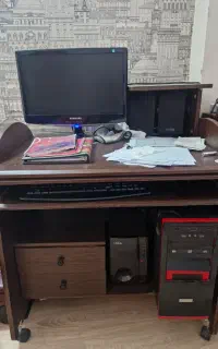 میز،کامپیوتر وتحریر