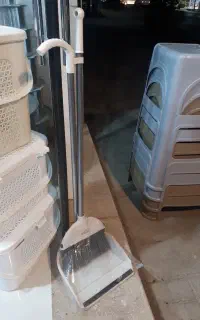 ست جارو خاک انداز ایستاده