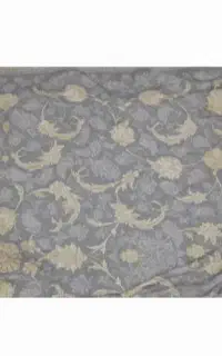 دوعدد روفرشی ۹متری وتعدادی مانتو ولباس مجلسی