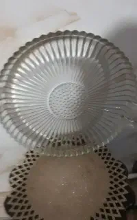 چند عدد ظرف تازه و استفاده نشده