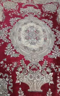 یک تخته فرش زرشکی سالم،۵۰۰شانه،نخ