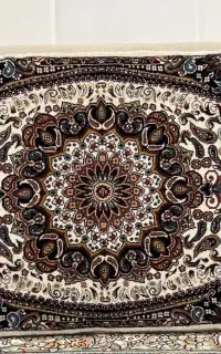 پشتی فرش ماشینی در حد نو ۶ عدد