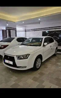 راننده و ماشین دنا