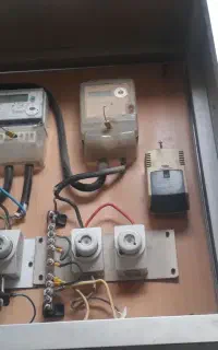 برقکار برقکاری‌و عیب یابی ساختمانی و صنعتی