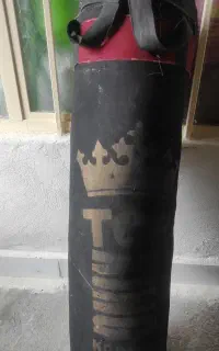 تعدادی وسایل ورزشی