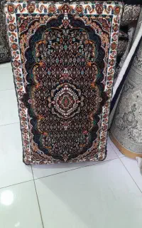 دو دست پشتی یک رنگ و نو تازه پیش خیاط آوردم