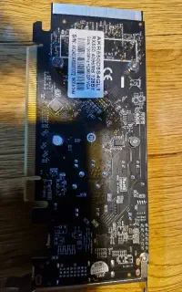 ۶عدد گرافیک ۴ گیگ در حد نو