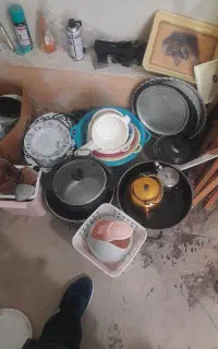 فروش تعدادی ظرف بشقاب گازتک شعله و تعدادی ظروف