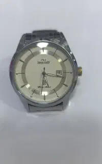 3عدد ساعت در حد نو