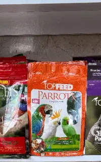 غذای پرنده و کبوتر +میلورم+ ملزومات+قفس+ارسال دارم