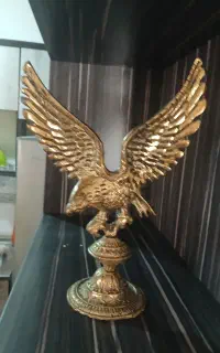 مجسمه عقاب برنجی