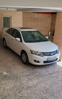 زوتی اتومات وارداتی کروزدار بدون رنگ در حد نو