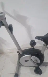 دوچرخه ثابت ورزشی