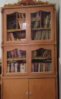 کتابخانه چوبی با کیفیت و جادار