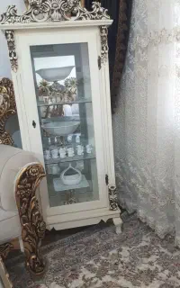 مینی بوفه با میزعسلی وگلدان