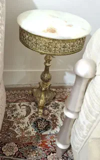 میز خاطره کنج برنز