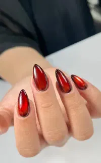 خدمات و آموزش دوره کاشت ناخن