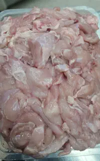 بچه فیله و خورده مرغ موجود است