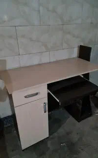 میز کامپیوتر