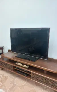 تلویزیون سامسونگ ۴۲ با زیر تلویزیونی