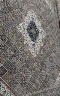 دوتا قالی ۱۲متری و۹متری