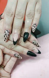 کاشت ناخن250 تومان