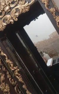 بوفه آیینه دار و ساعت ایستاده