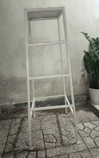 چهار پایه فلزی