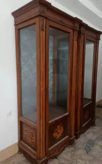 یک جفت بوفه چوب گردو معرقکاری شده مخصوص کافه