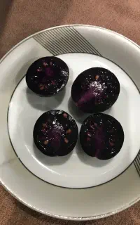 فروش گوجه سیاه
