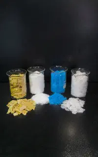 سولفور سدیم با رنگ زرد و رنگ قرمز