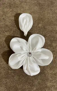 گل پارچه ایی و گلبرگ