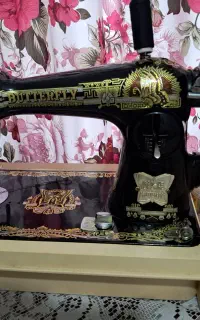 چرخ خیاطی با میز فلزی سنگین