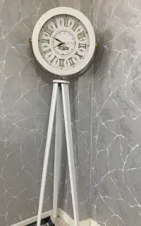 ساعت ایستاده
