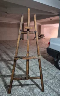 سه پایه ی بوم نقاشی در حد نو
