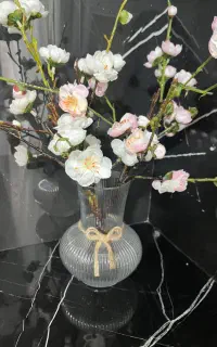 گل و گلدان