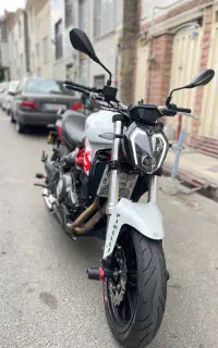 بنلی ۳۰۰ مدل ۱۴۰۳