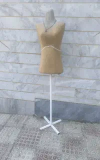 مانکن ایستاده  پایه محکم وبدون ایراد
