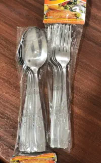 قاشق و چنگال نو