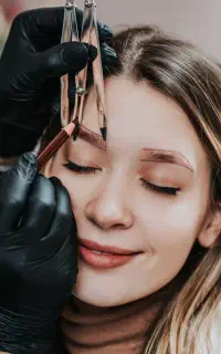 برای نمونه کار نیاز به چند مدل ابرو نیاز دارم