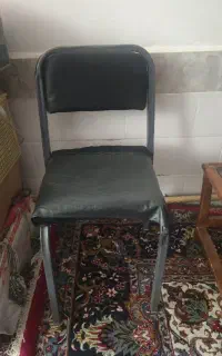 صندلی آهنی