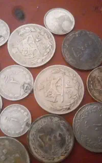 تعدادی سکه قدیمی فروشی