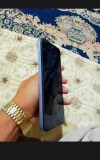خریدار گوشی خراب و شکسته