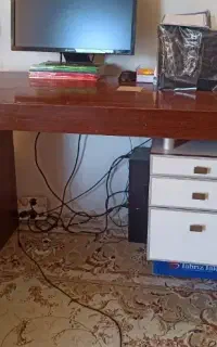 میز تحریر . کامپیوتر