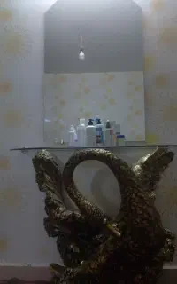 میز و آیینه