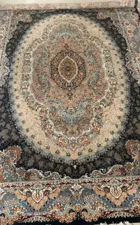 دو عدد فرش ۹ متری با دو ماه کارکرد